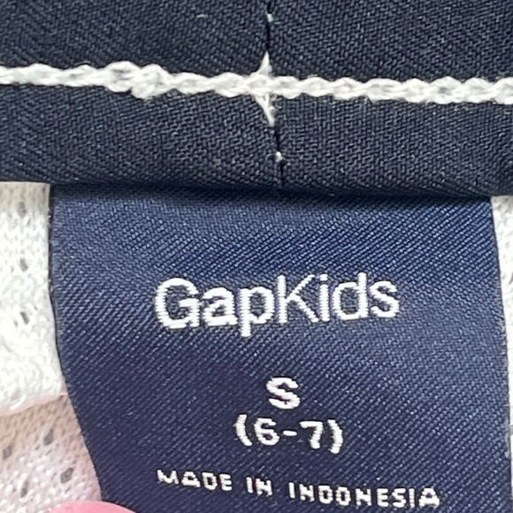 GAP Boys Swim Trunks Sharks on Gray Background Size S (6-7) - Picture 4 of 6